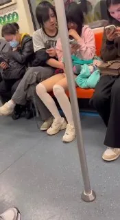 这胆子也太大了，地铁扣13☄️