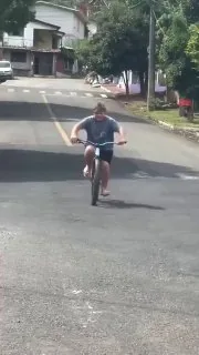 摔个狗吃屎